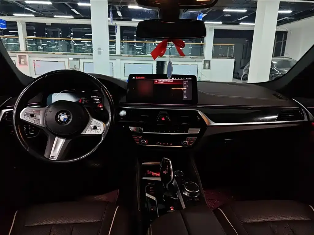 BMW 5 Series — фото 10