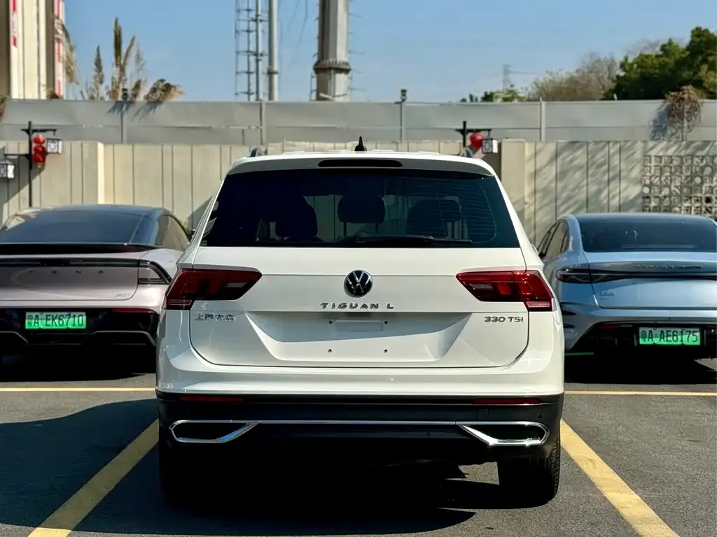Volkswagen Tiguan L — фото 8