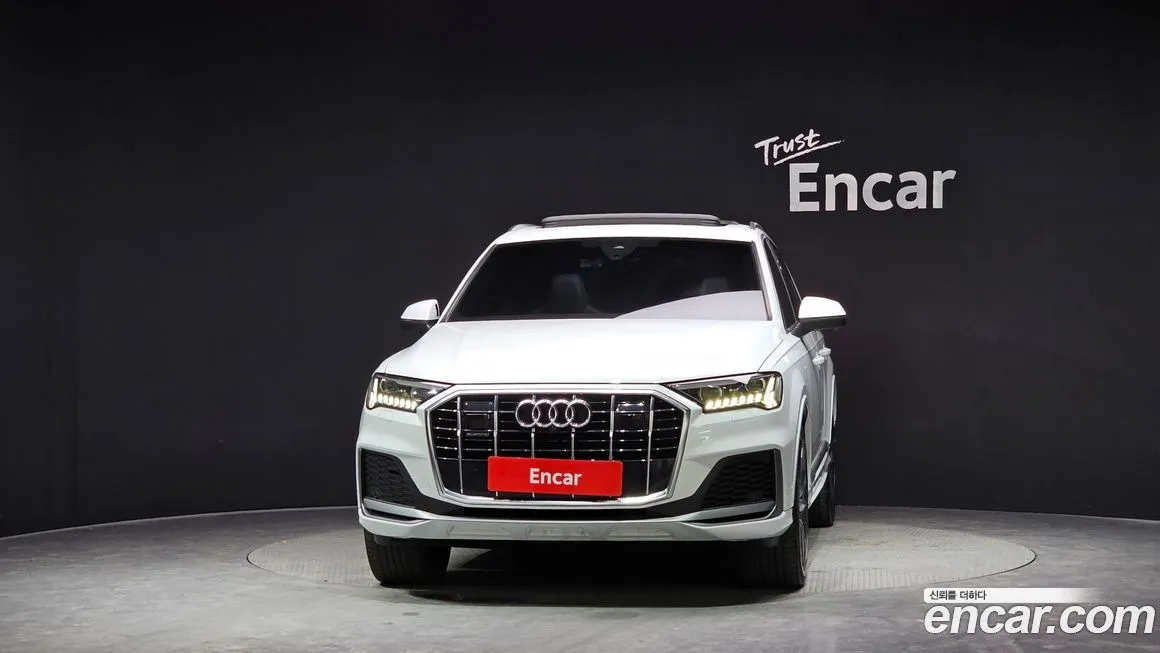 Audi Q7 — фото 10