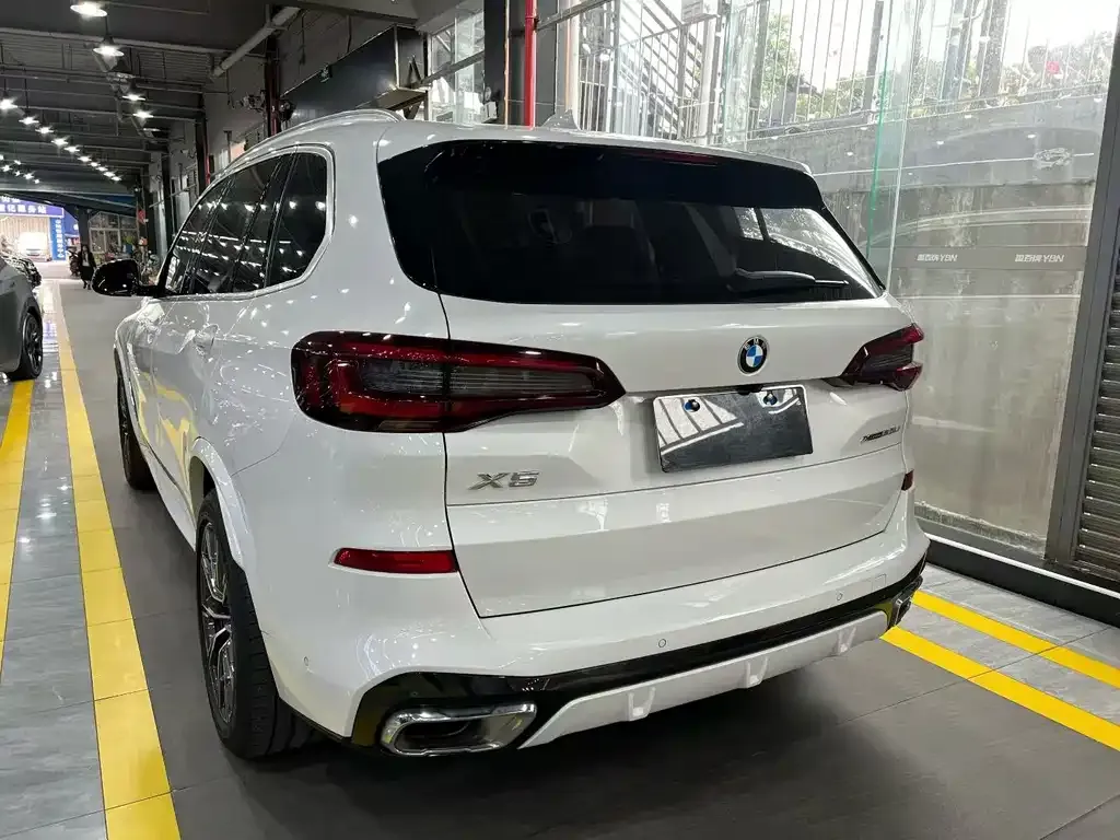 BMW X5 — фото 5