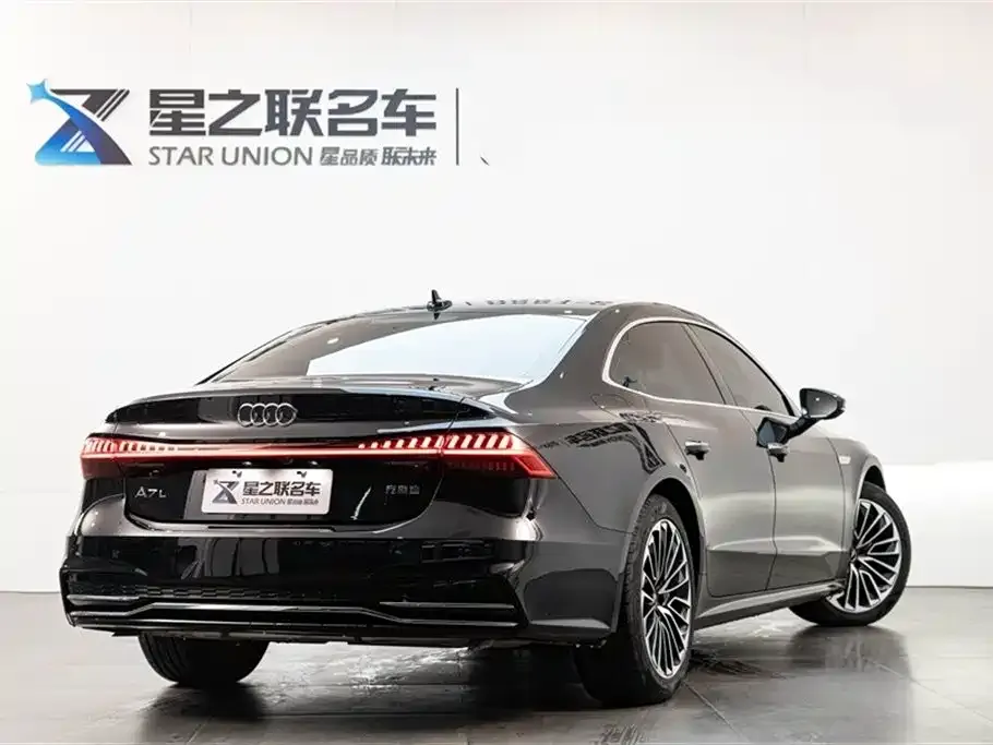 Audi A7L — фото 2