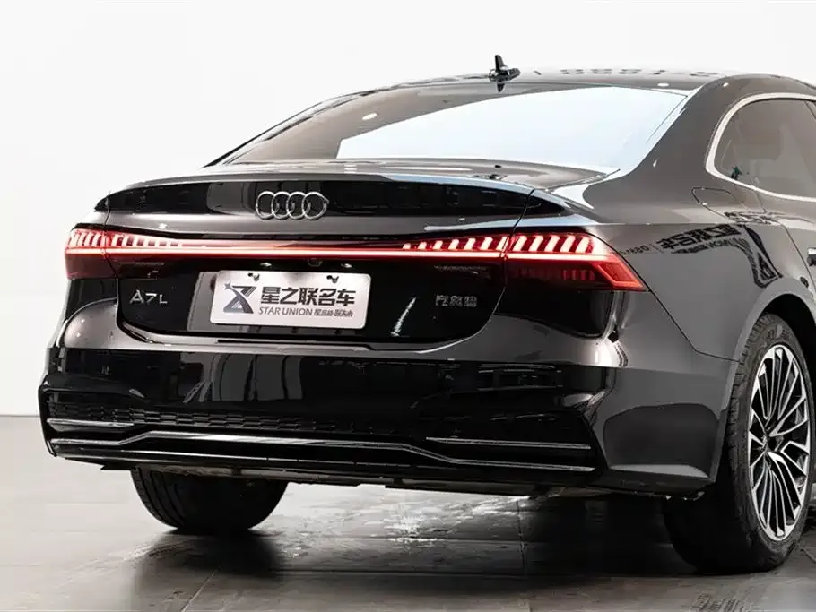 Audi A7L — фото 7