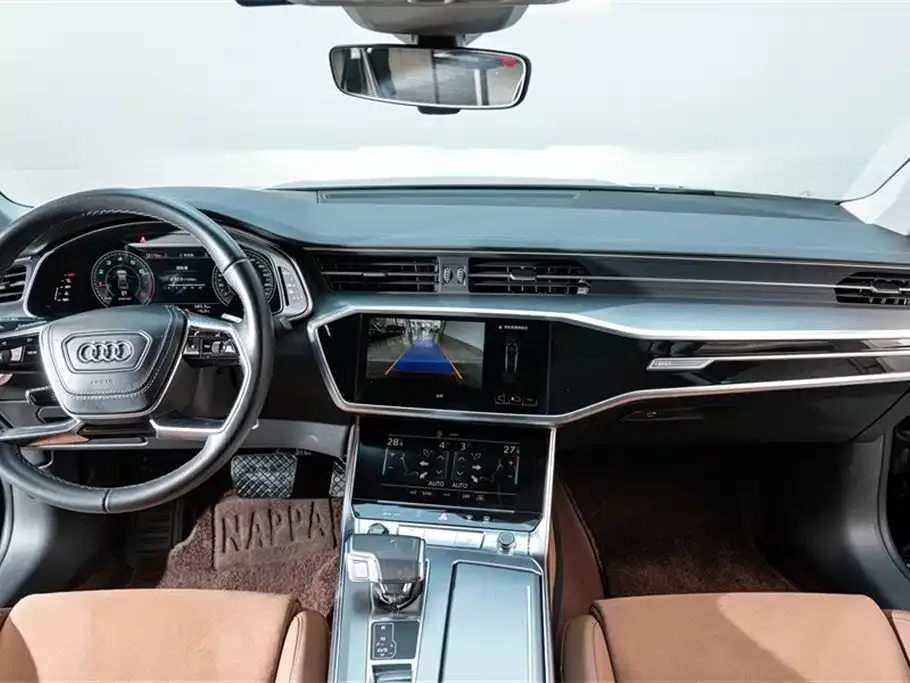 Audi A7L — фото 6