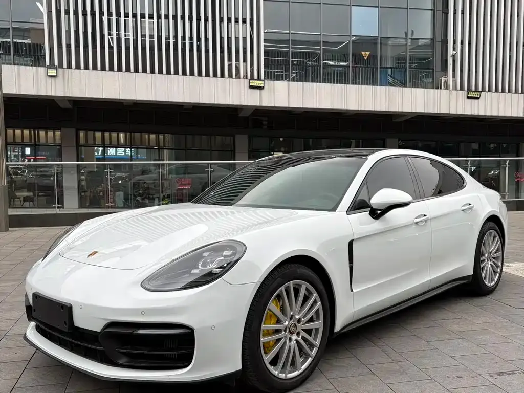 Porsche Panamera — фото 1