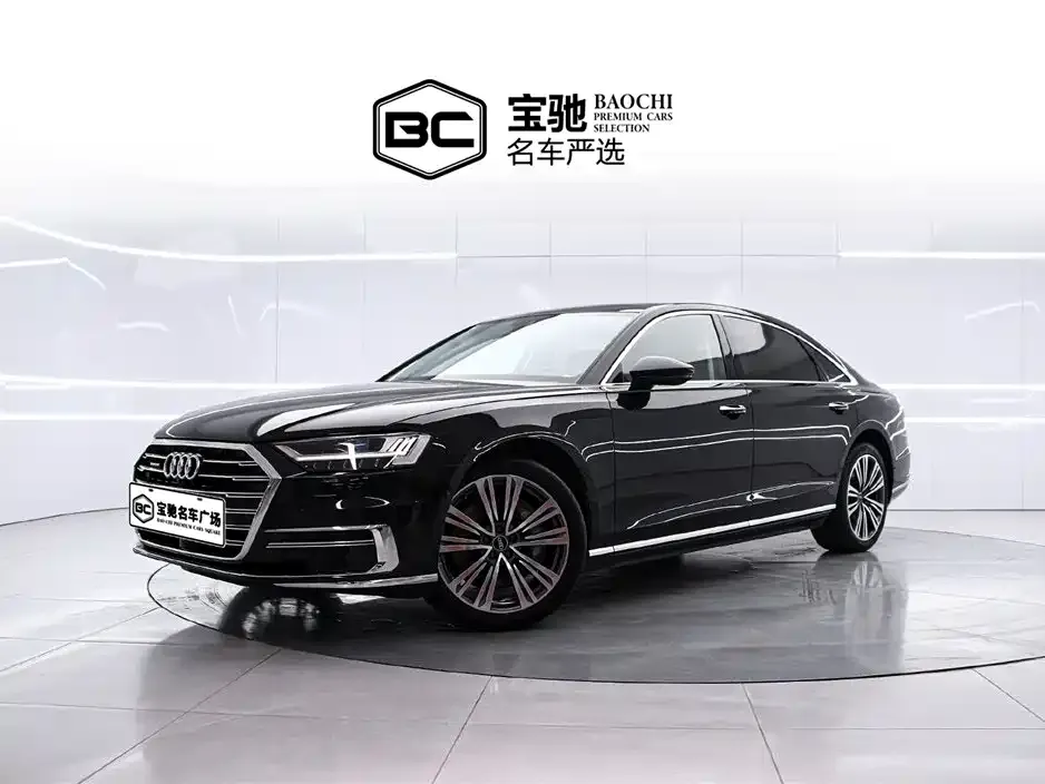 Audi A8 — фото 1