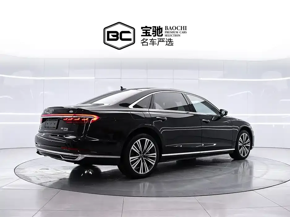 Audi A8 — фото 9
