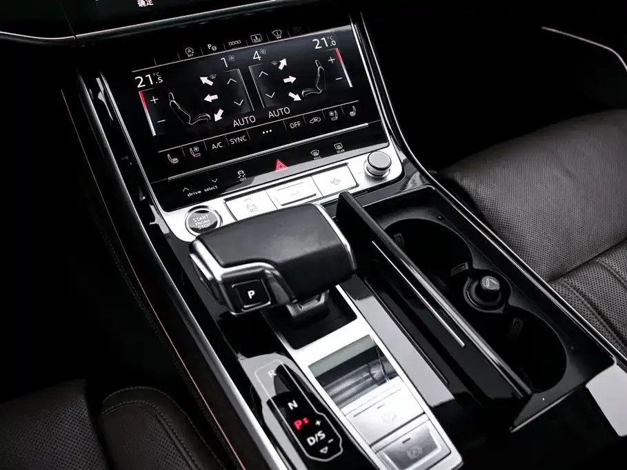 Audi A8 — фото 8