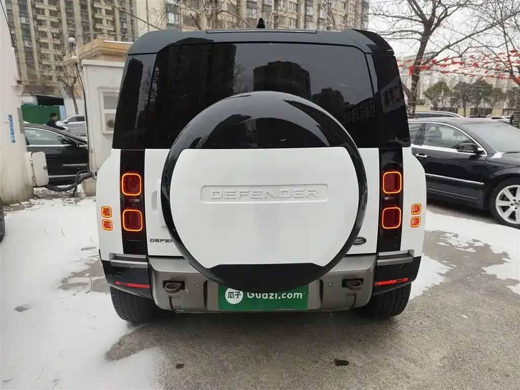 Land Rover Defender — фото 10