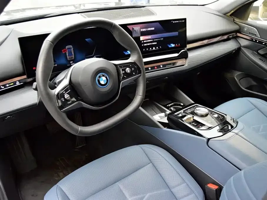 BMW i5 — фото 3