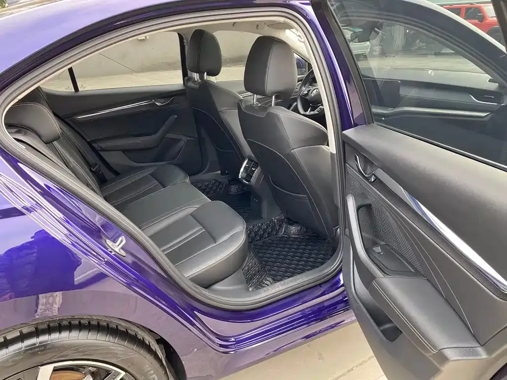 Skoda Octavia — фото 5