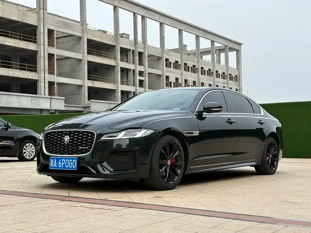 Jaguar XFL — фото 1