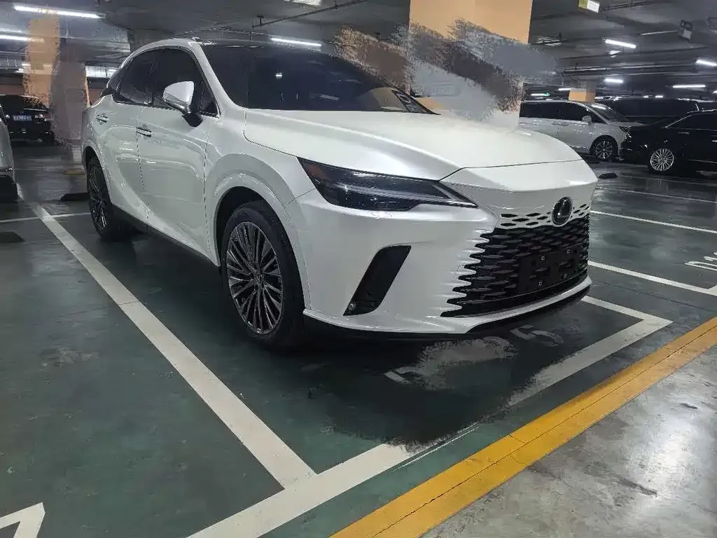 Lexus RX — фото 1