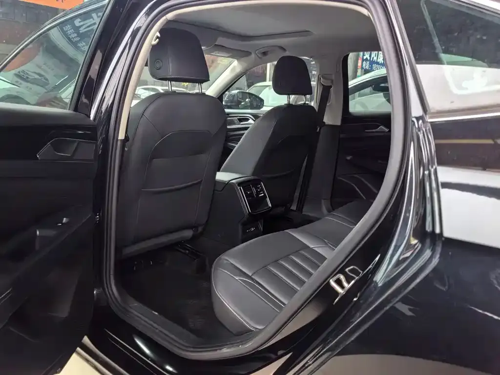 Volkswagen Passat — фото 3