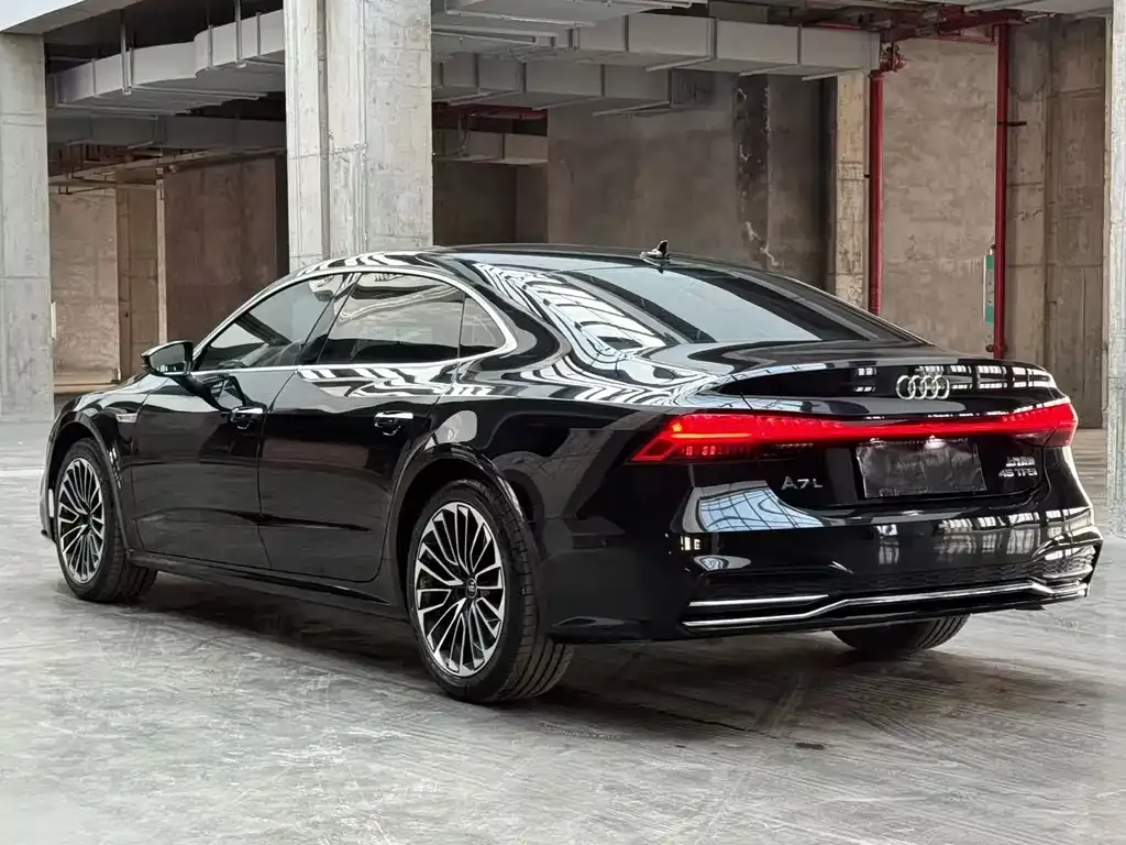 Audi A7L — фото 5