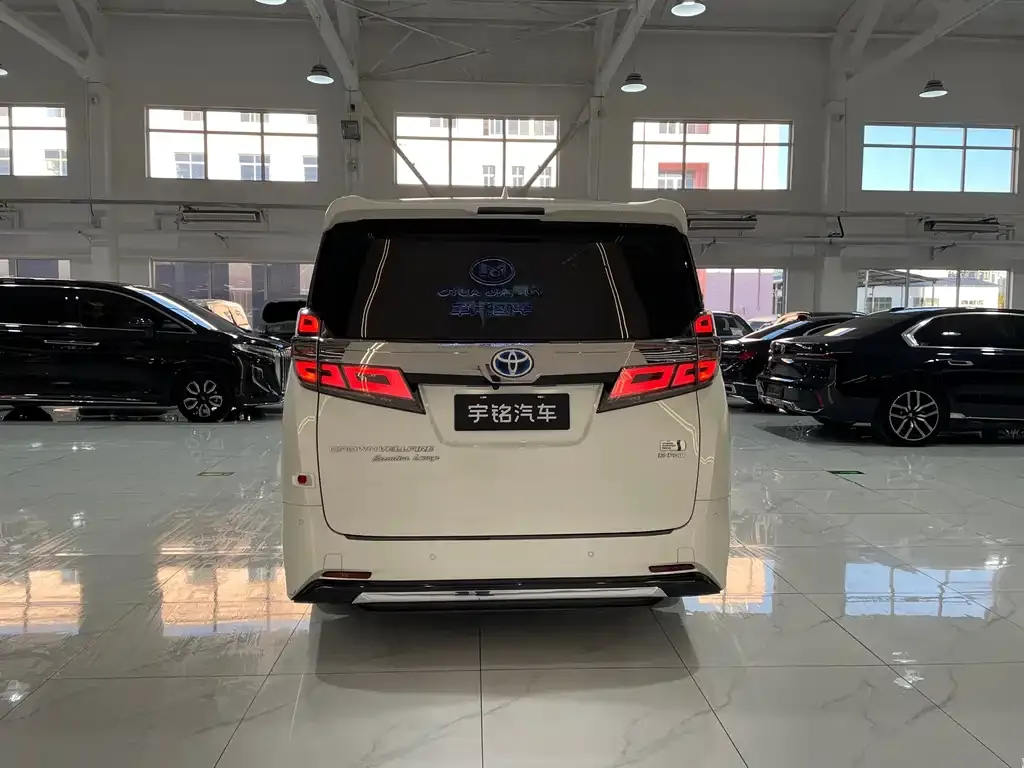 Toyota Vellfire — фото 6