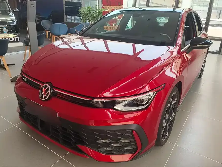Volkswagen Golf GTI — фото 1