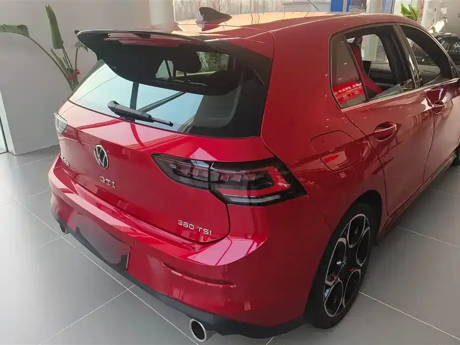 Volkswagen Golf GTI — фото 3