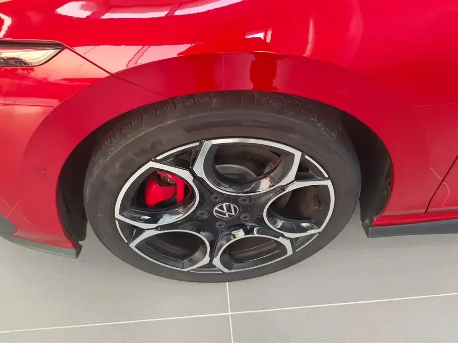 Volkswagen Golf GTI — фото 5