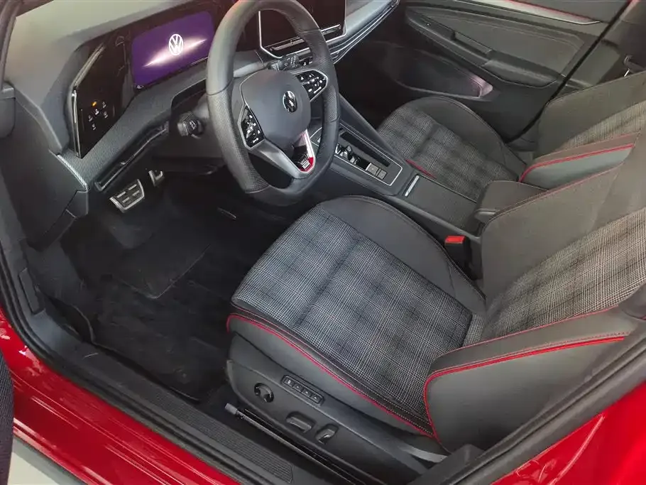 Volkswagen Golf GTI — фото 9