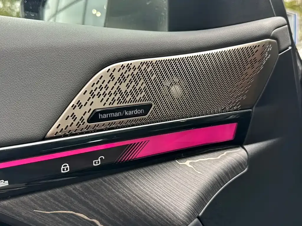 BMW i5 — фото 7