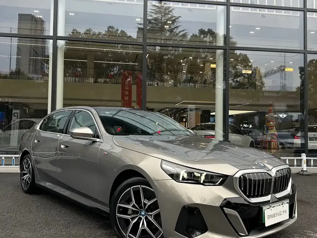 BMW i5 — фото 3