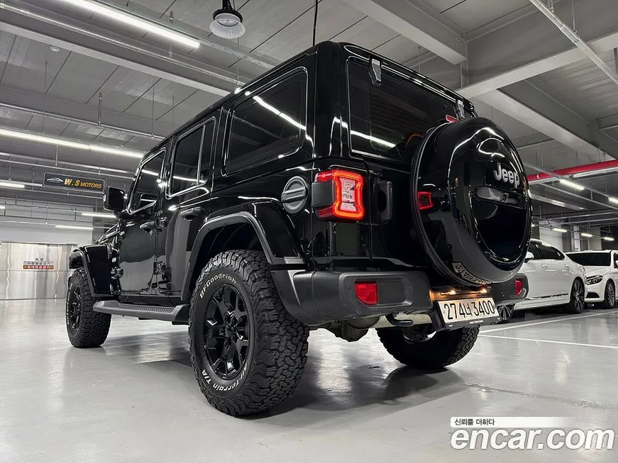 Jeep Wrangler — фото 7