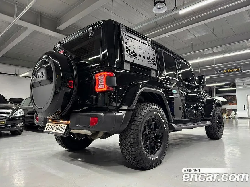 Jeep Wrangler — фото 9