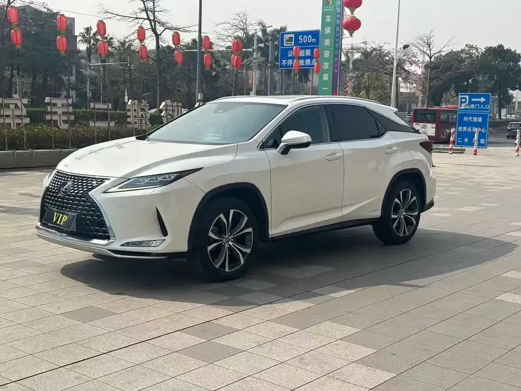 Lexus RX — фото 1
