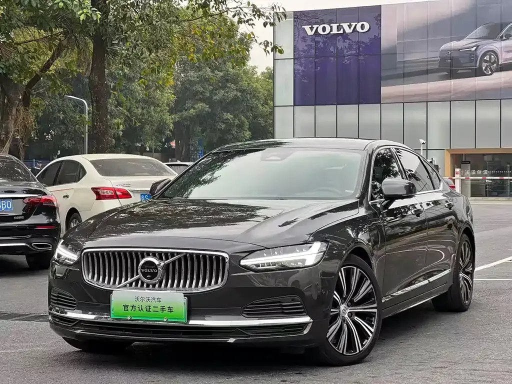 Volvo S90 PHEV — фото 1