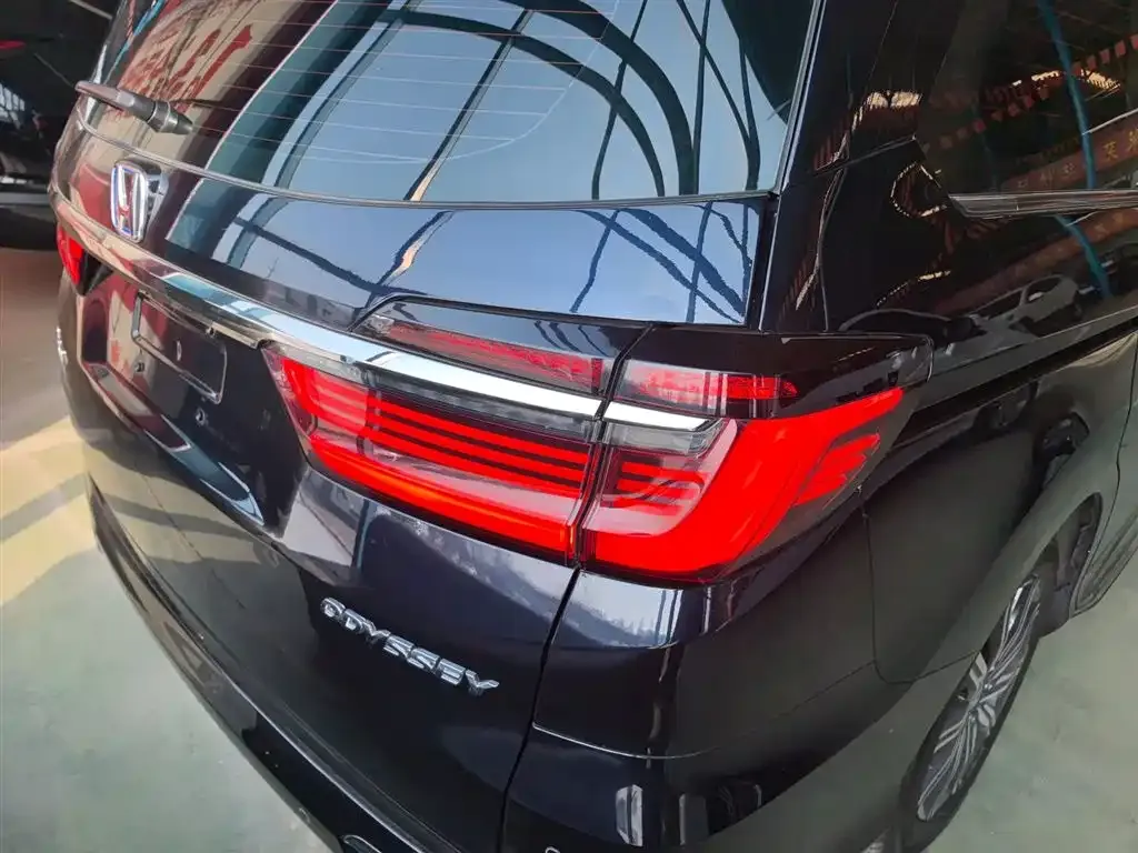 Honda Odyssey — фото 10