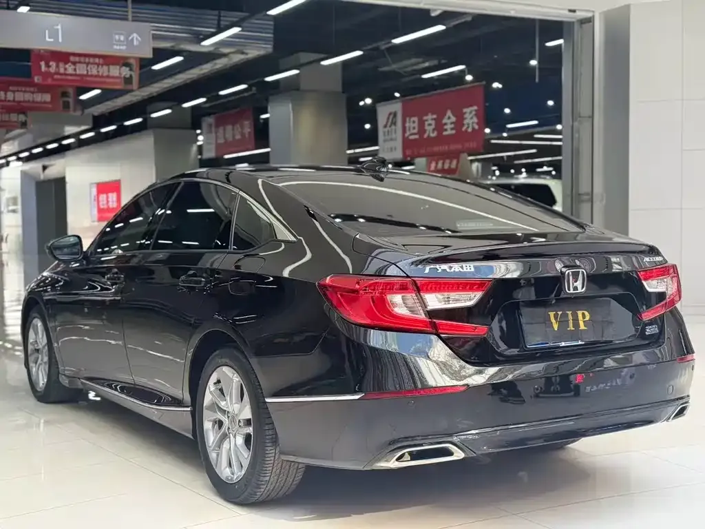 Honda Accord — фото 6