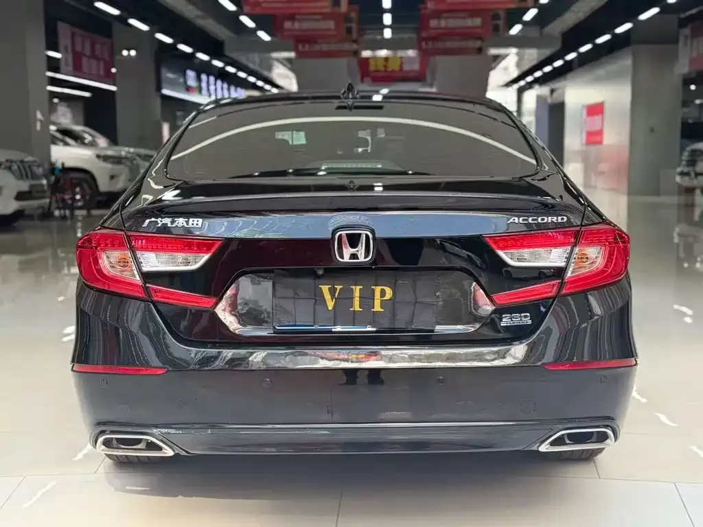 Honda Accord — фото 9