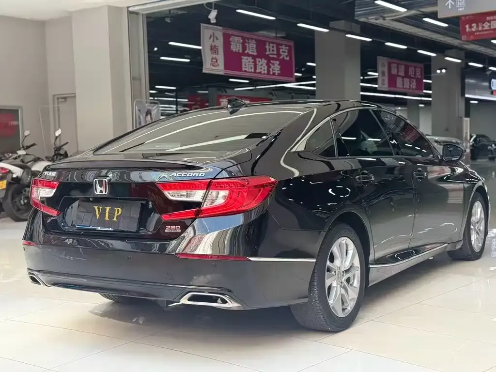 Honda Accord — фото 4