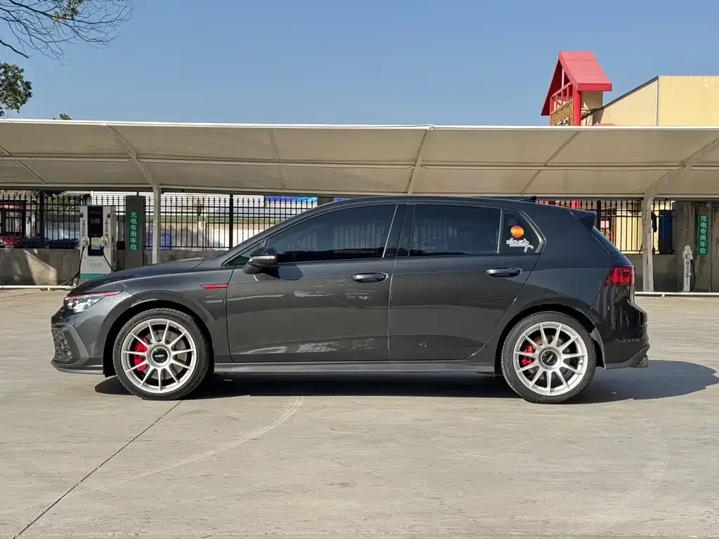 Volkswagen Golf GTI — фото 2