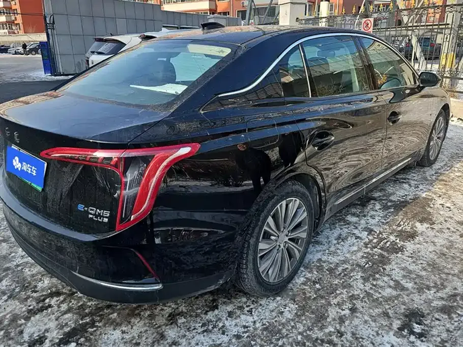 Hongqi E-QM5 — фото 10
