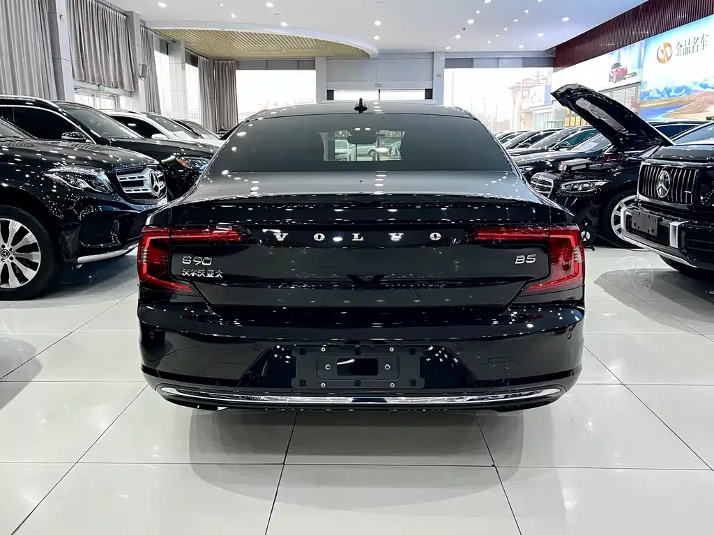 Volvo S90 — фото 9