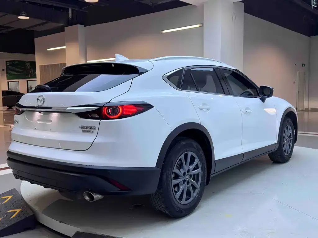 Mazda CX-4 — фото 10