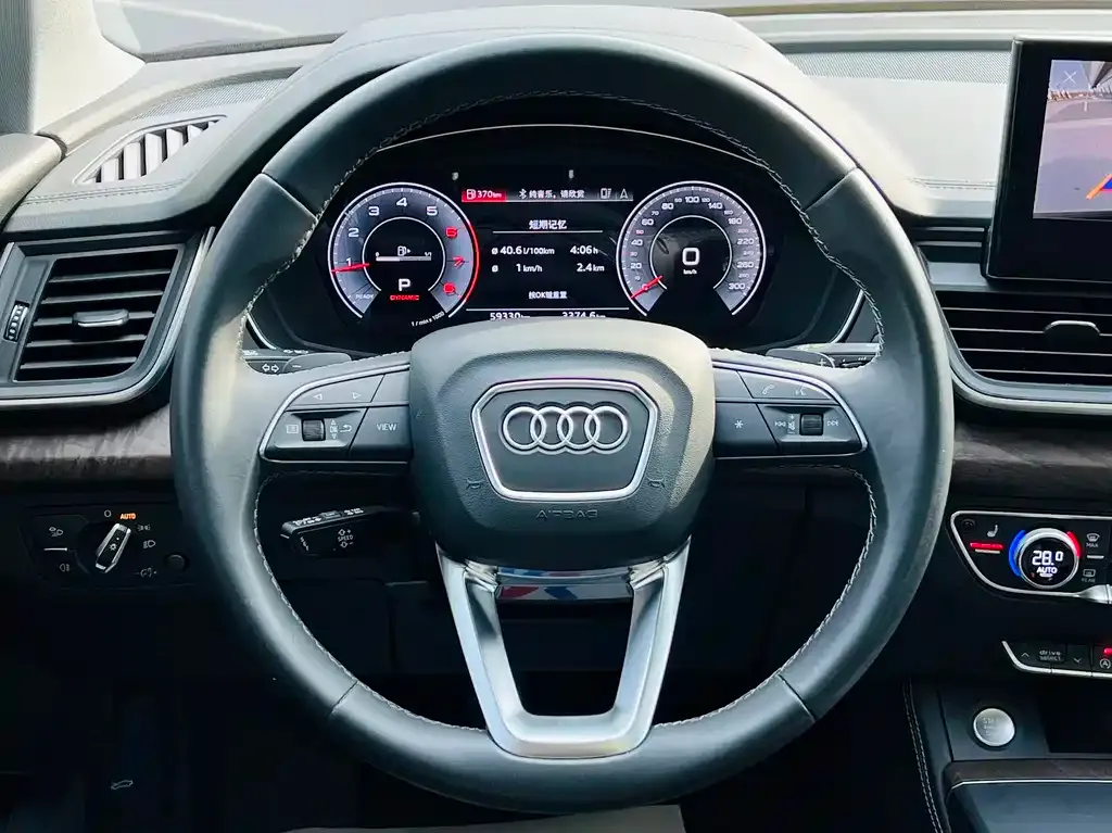 Audi Q5L — фото 4