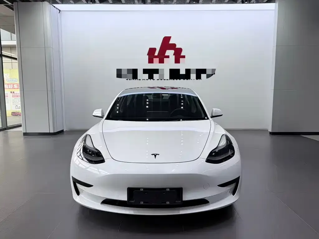 Tesla Model 3 — фото 3