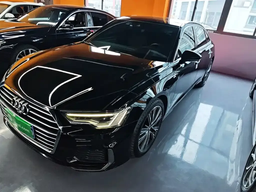 Audi A6L — фото 1