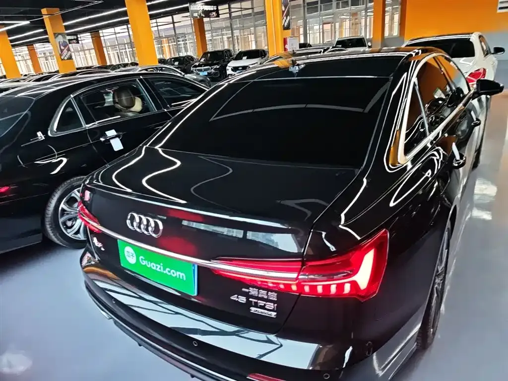 Audi A6L — фото 2