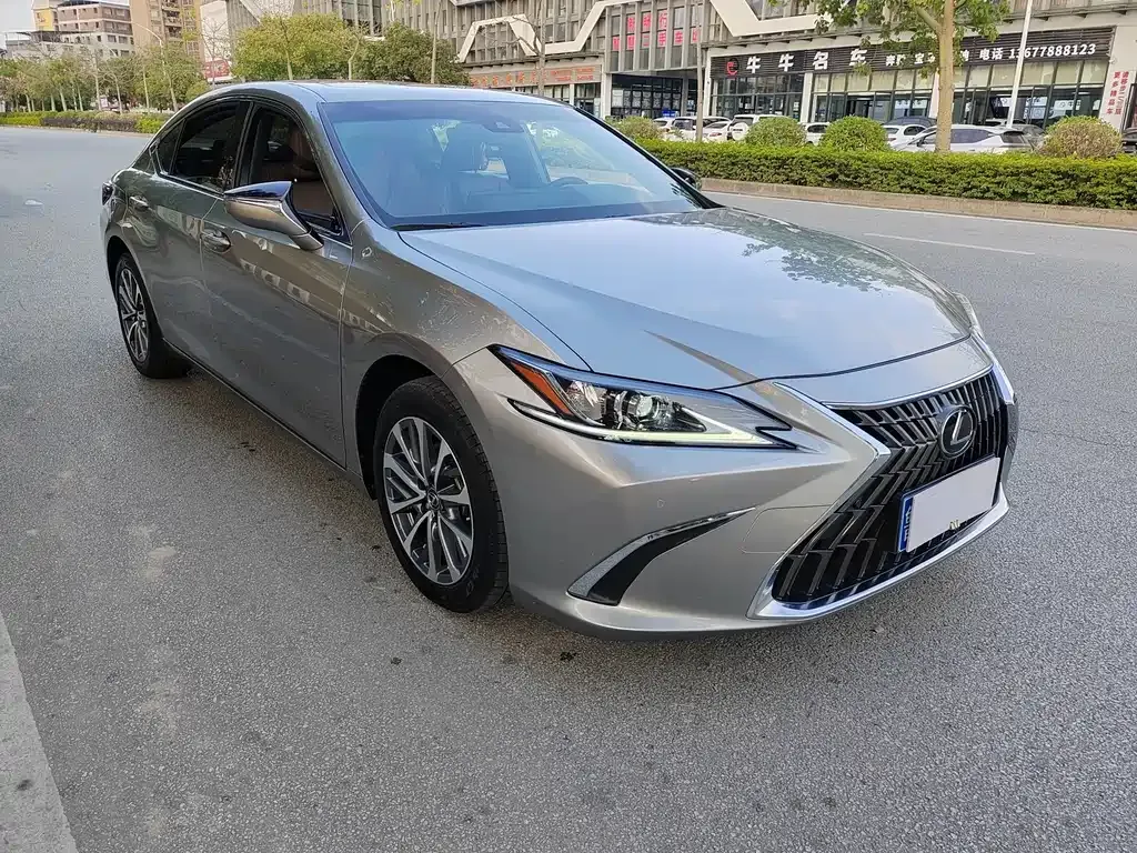 Lexus ES — фото 8