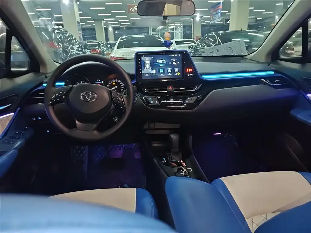 Toyota C-HR — фото 6