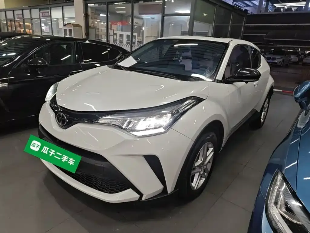 Toyota C-HR — фото 2