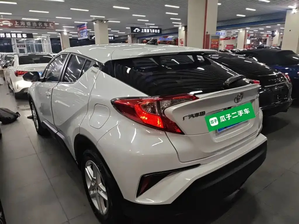 Toyota C-HR — фото 9