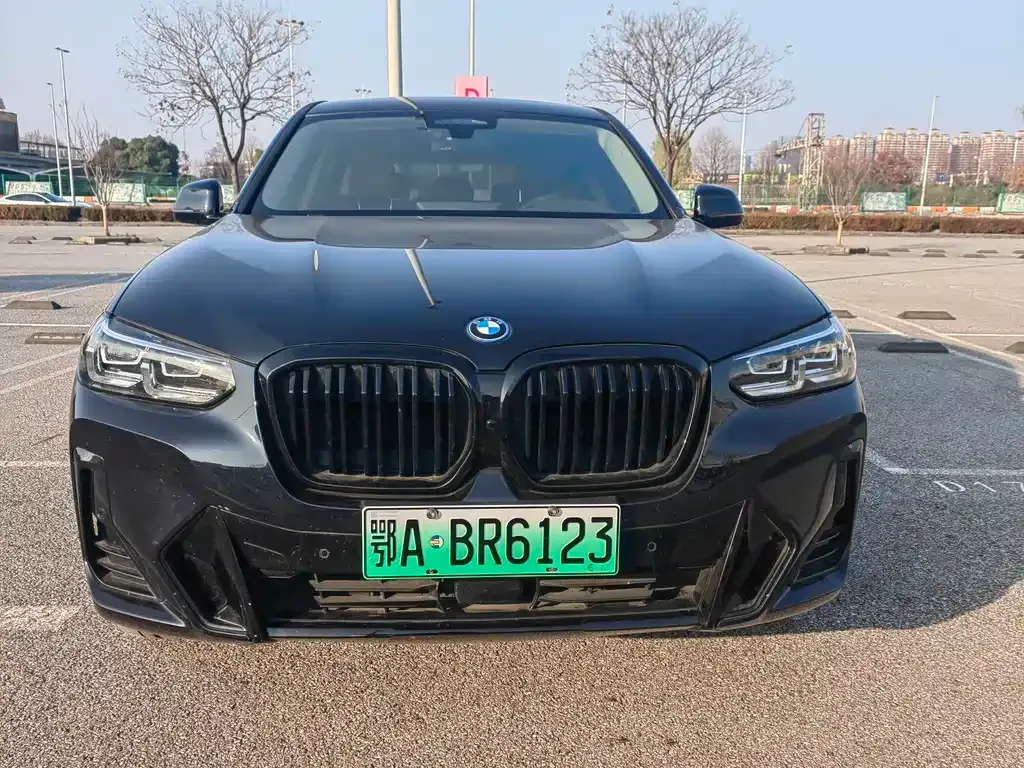 BMW iX3 — фото 10