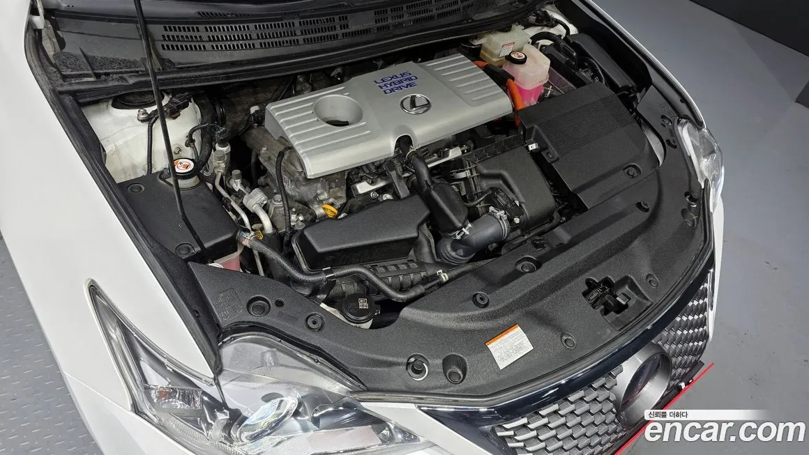 Lexus CT200h — фото 10