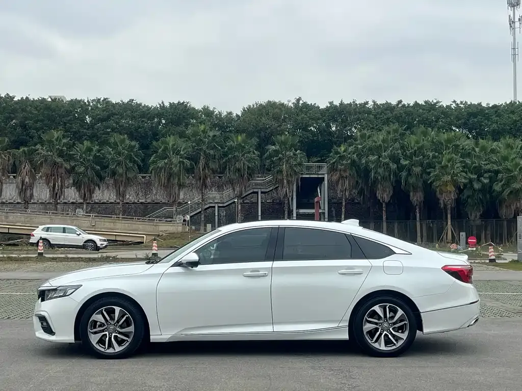Honda Inspire — фото 2