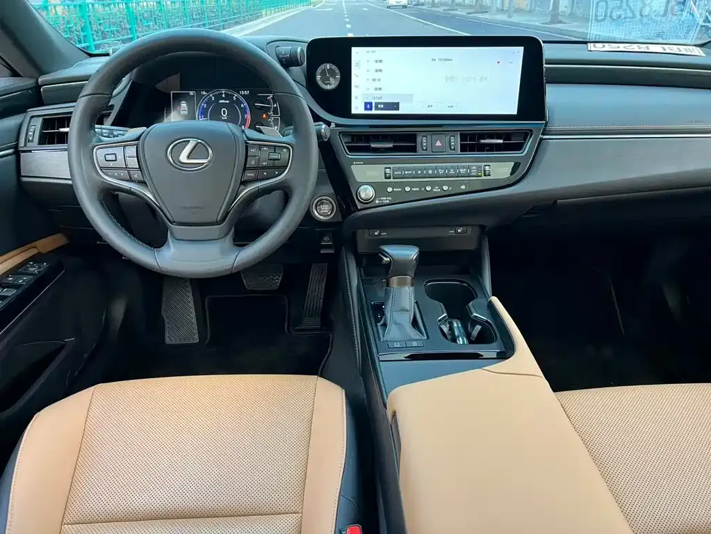 Lexus ES — фото 8