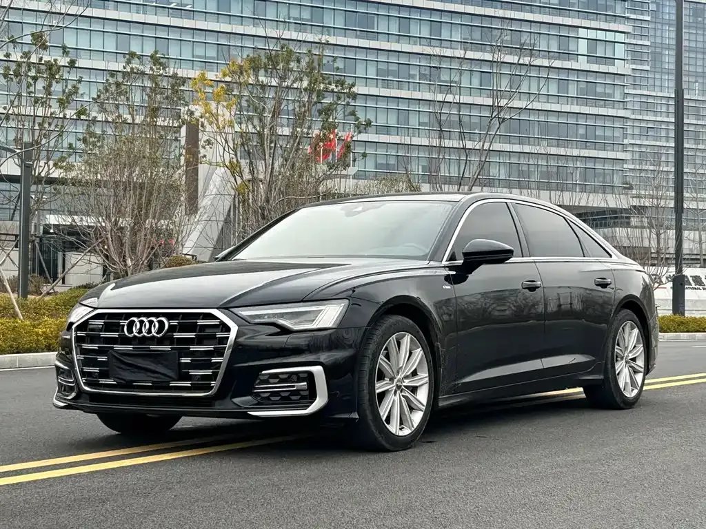 Audi A6L — фото 1